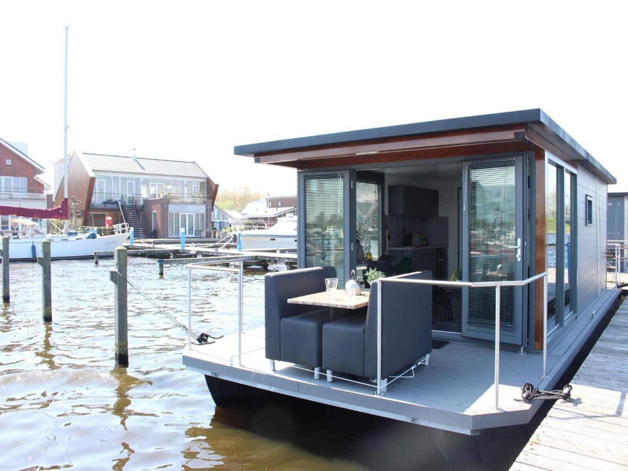 Modern Houseboat With Air Conditioning Located In Marina Uitgeest Exterior foto